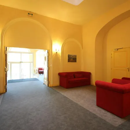 Apartment La Bourboule: T2 Bis Pour 5 Pers, 49m², Avec Wifi - Fr-1-608-243 *